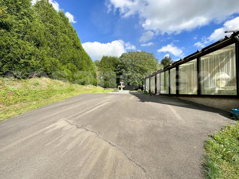 Maison - 234 m² - 6 pièces