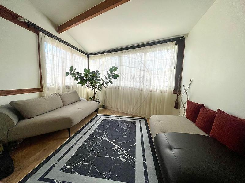 Maison - 180 m² - 7 pièces