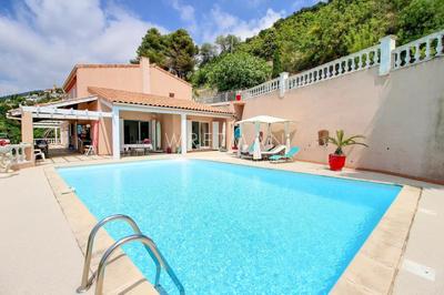 Maison - 256 m² - 8 pièces