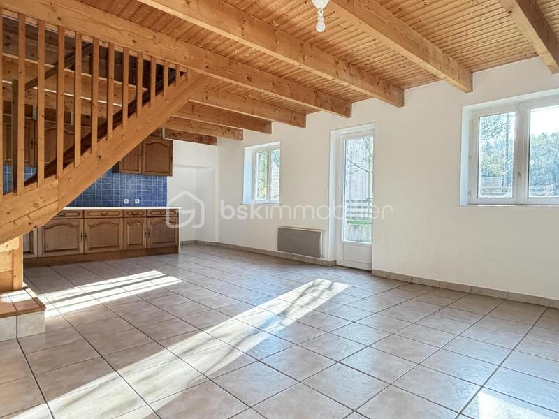 Maison - 350 m² - 25 pièces