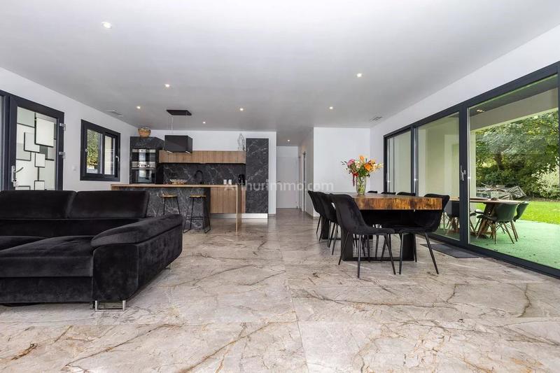 Maison - 105 m² - 4 pièces