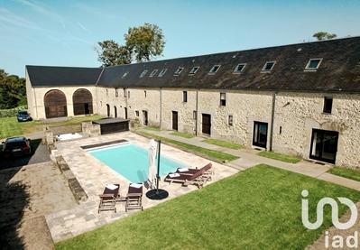 Maison - 287 m² - 12 pièces