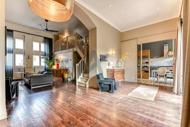 Appartement - 167 m² - 6 pièces