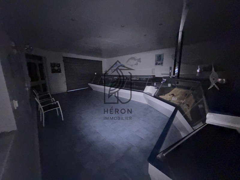 Local commercial - 210 m²