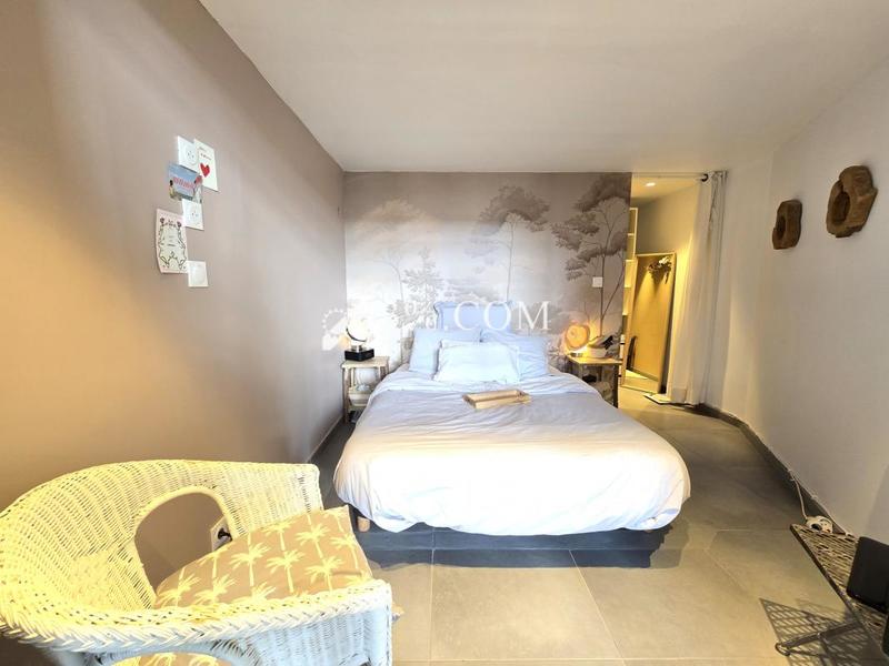 Loft - 144 m² - 5 pièces