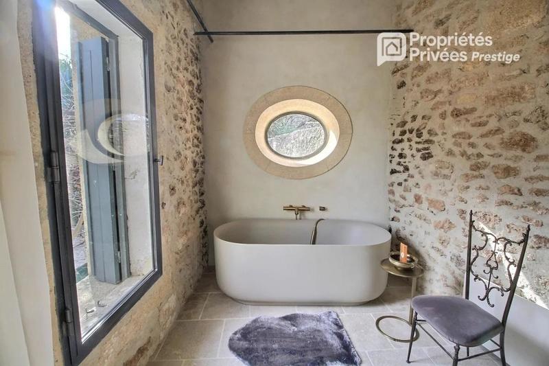 Demeure - 330 m² - 11 pièces