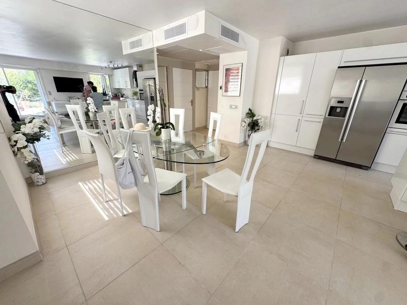 Appartement - 90 m² - 3 pièces