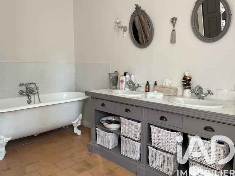 Maison - 200 m² - 6 pièces