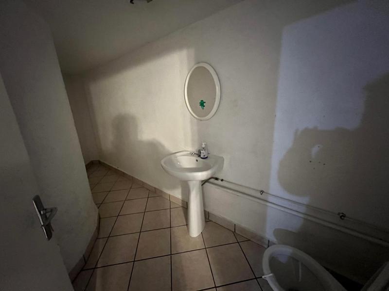 Local d'activités - 93 m²