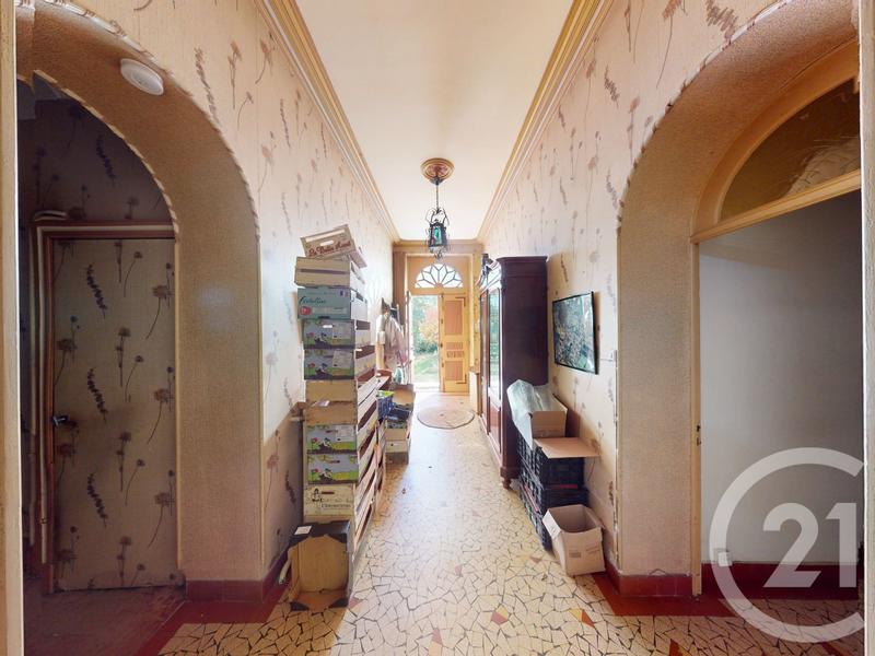 Maison - 400 m² - 8 pièces