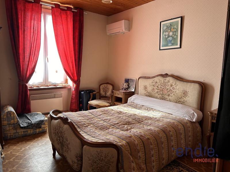 Maison - 182 m² - 6 pièces