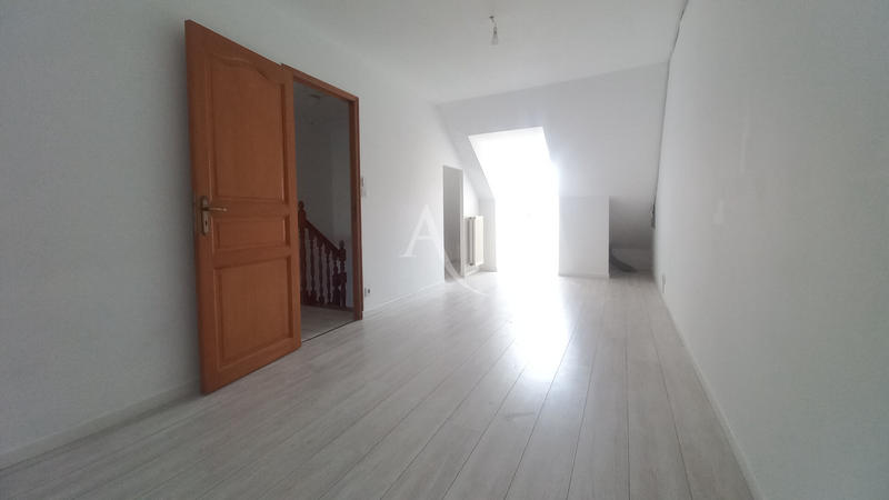 Maison - 195 m² - 10 pièces