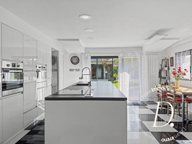 Maison - 108 m² - 4 pièces