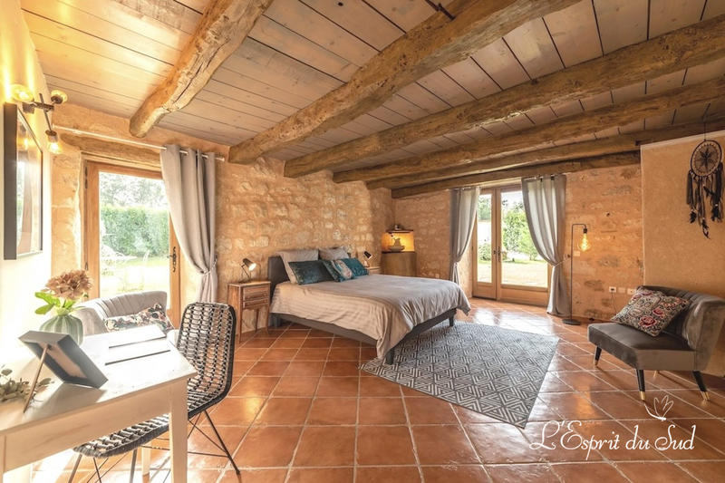 Maison - 455 m² - 13 pièces