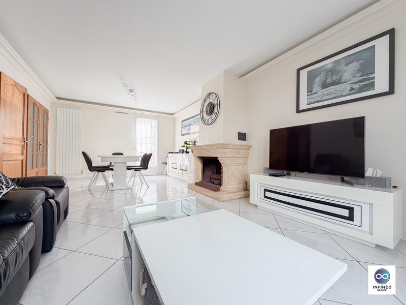 Maison - 107 m² - 6 pièces