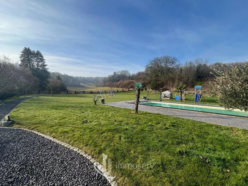 Maison - 240 m² - 7 pièces