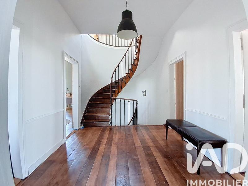 Maison - 317 m² - 11 pièces