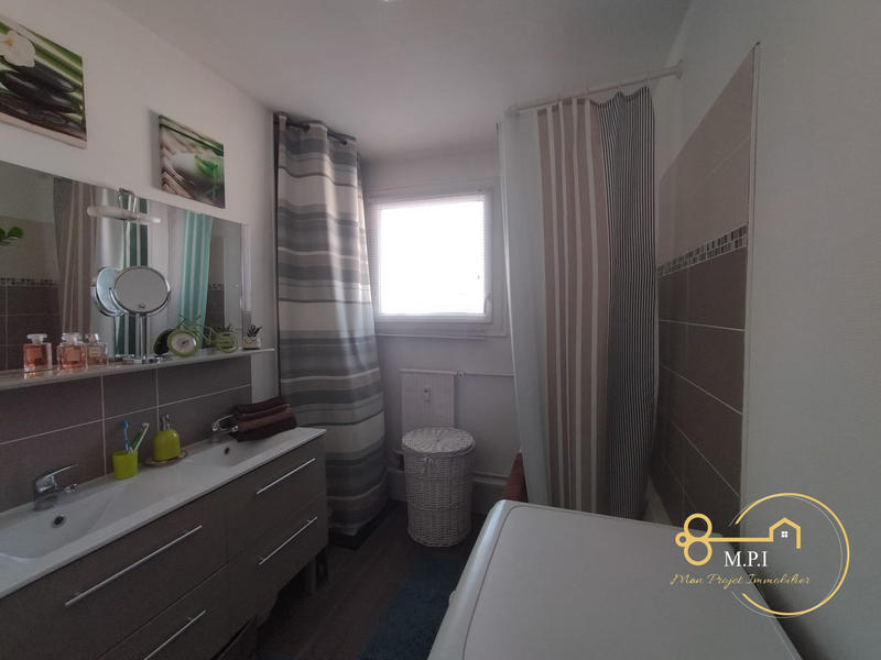 Appartement - 75 m² - 3 pièces