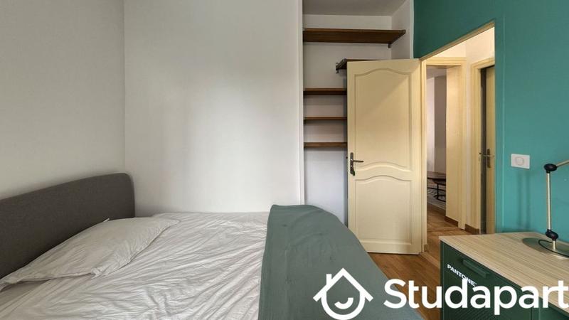 Chambre - 95 m² - 1 pièce