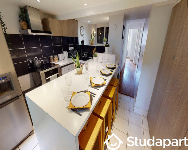 Chambre - 90 m² - 1 pièce