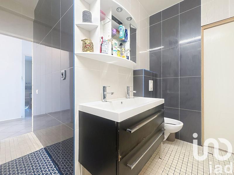 Maison - 212 m² - 9 pièces