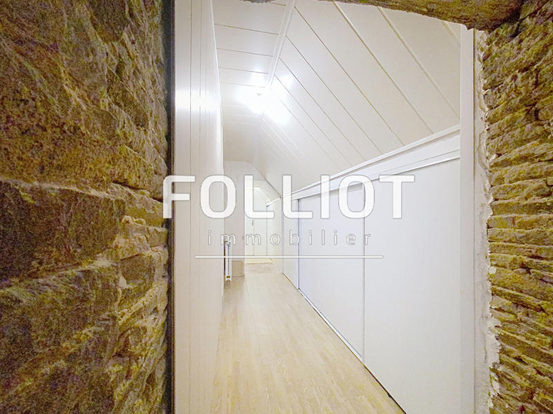 Maison - 253 m² - 8 pièces