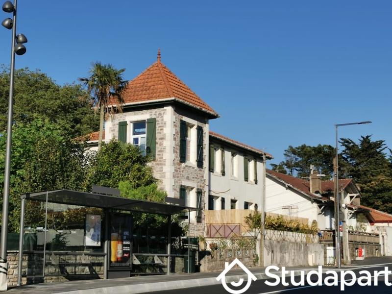 Chambre - 12 m² - 1 pièce