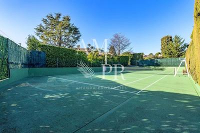 Maison - 500 m² - 9 pièces