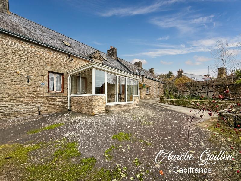 Maison - 250 m² - 15 pièces