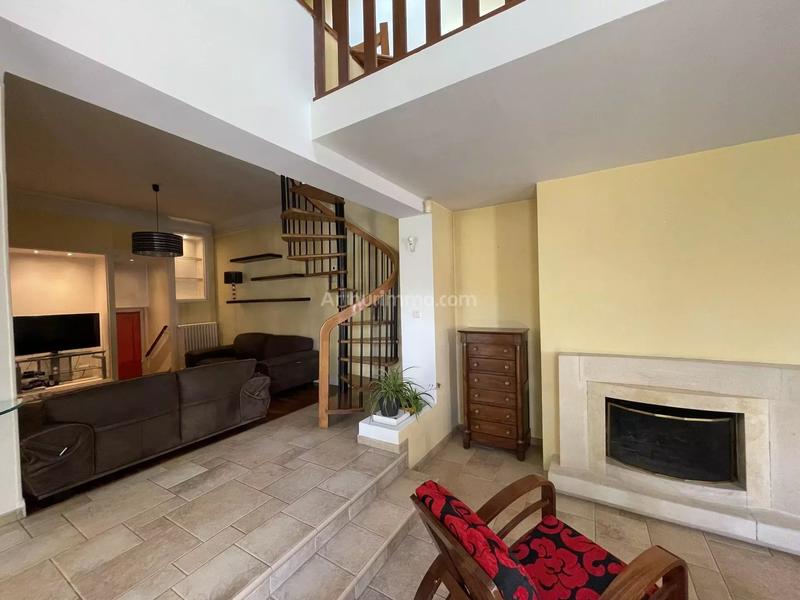 Maison - 151 m² - 7 pièces