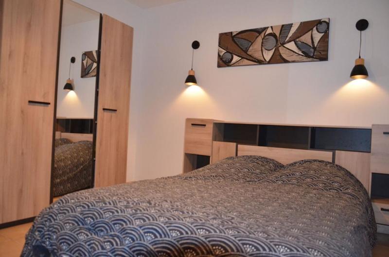 Maison - 225 m² - 9 pièces