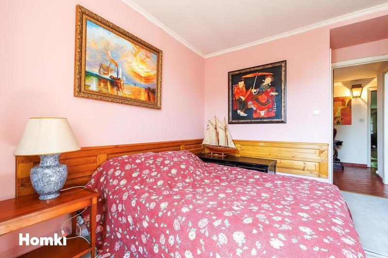 Appartement - 184 m² - 6 pièces