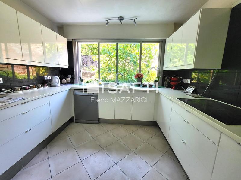 Maison - 181 m² - 6 pièces