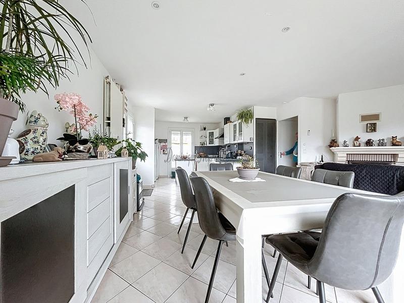 Maison - 104 m² - 5 pièces