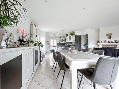 Maison - 104 m² - 5 pièces