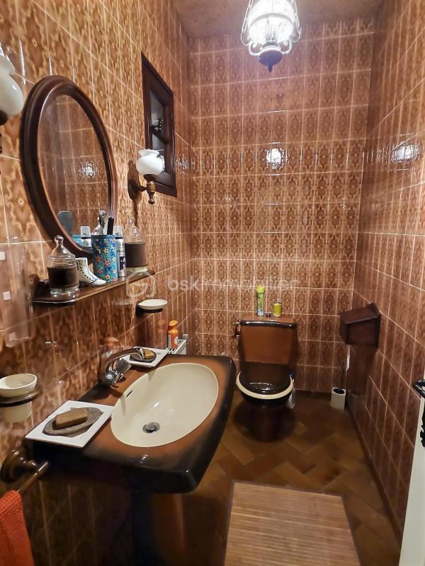 Maison - 328 m² - 8 pièces