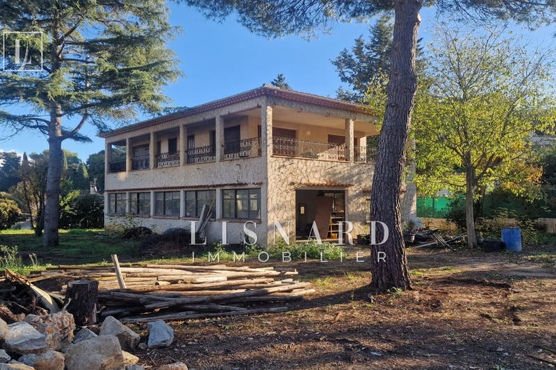 Villa - 243 m² - 5 pièces