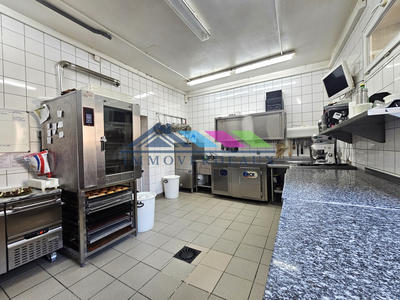 Local commercial - 125 m² - 4 pièces