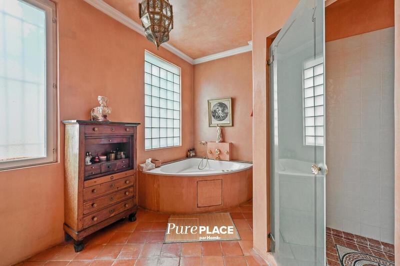 Maison de ville - 321 m² - 11 pièces