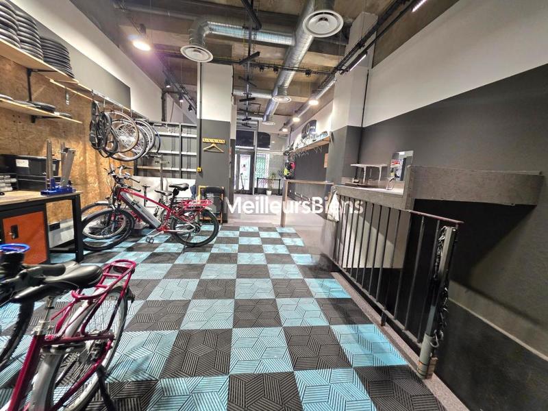 Immeuble - 102 m² - 3 pièces