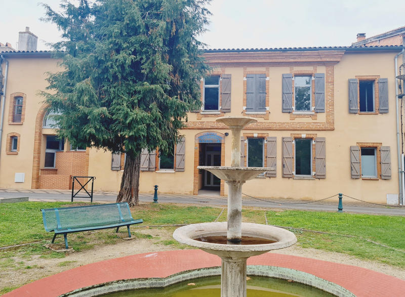 Propriété - 656 m² - 14 pièces