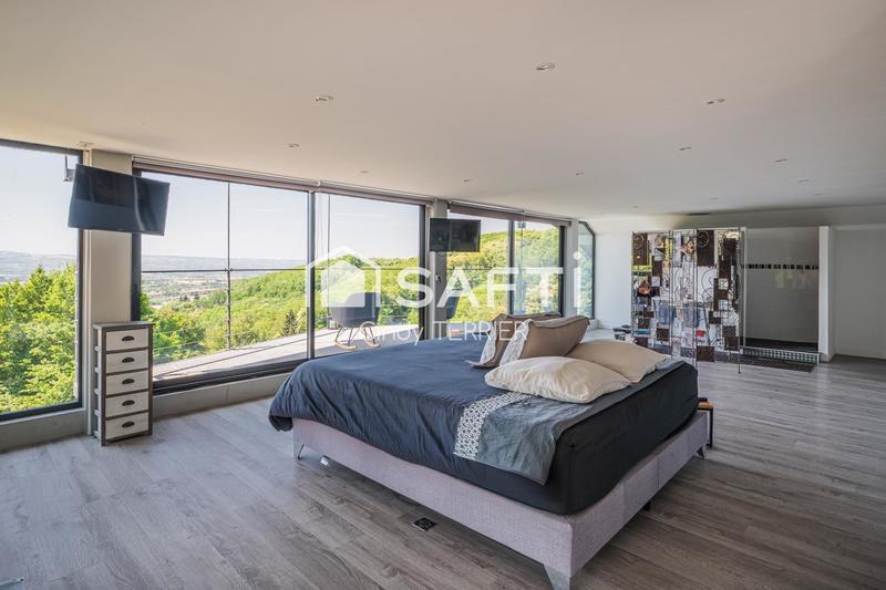 Maison - 277 m² - 7 pièces