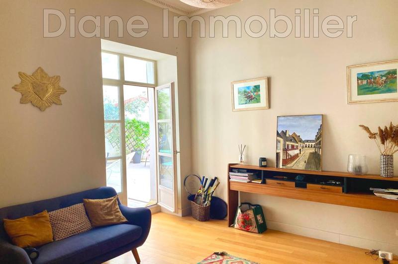 Appartement - 188 m² - 7 pièces