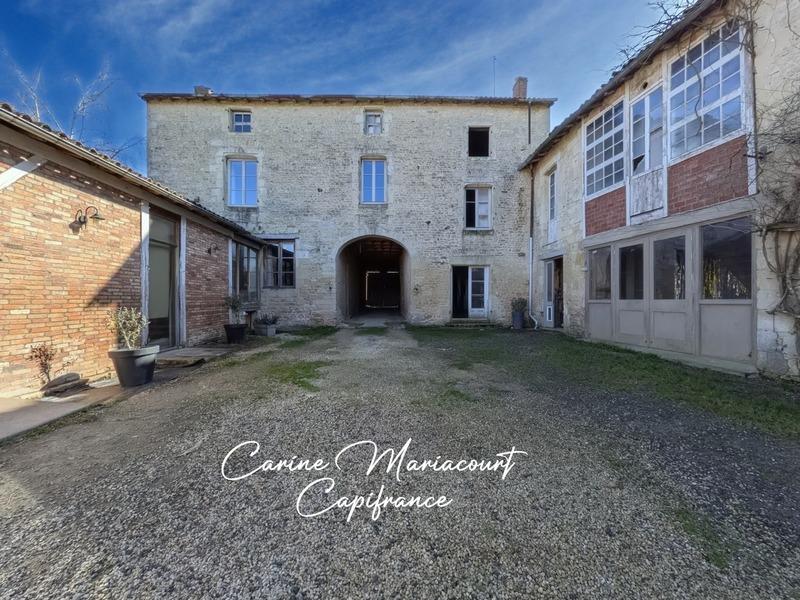 Maison bourgeoise - 238 m² - 9 pièces