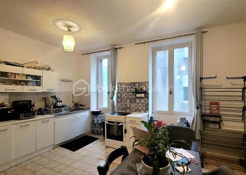 Immeuble - 750 m² - 8 pièces