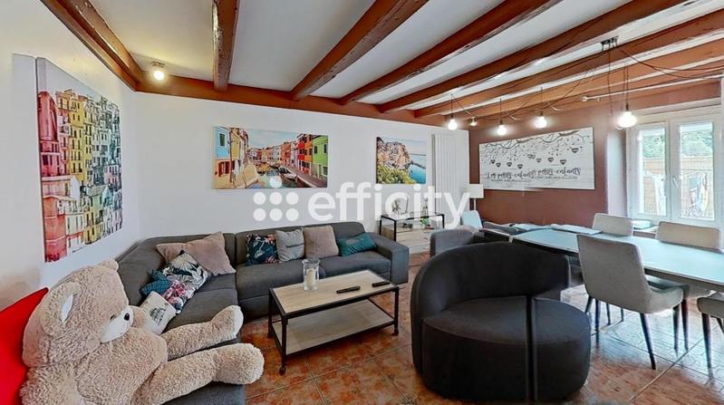 Maison - 245 m² - 10 pièces