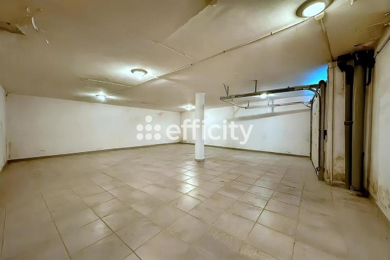 Immeuble - 303 m² - 10 pièces