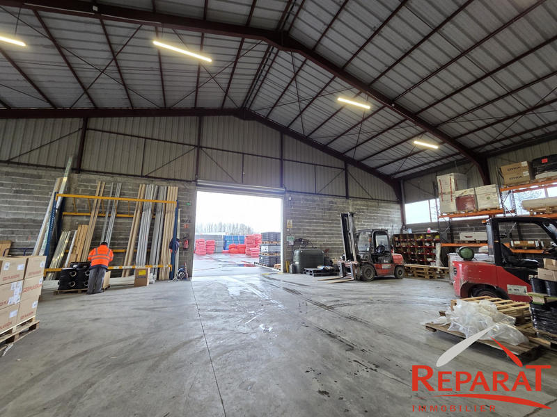 Local commercial - 1 100 m²