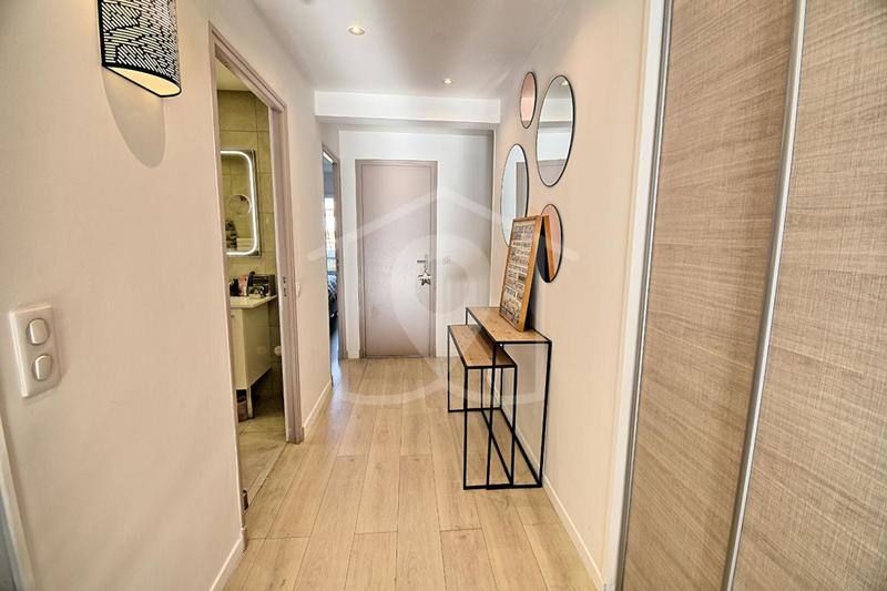 Appartement - 100 m² - 5 pièces