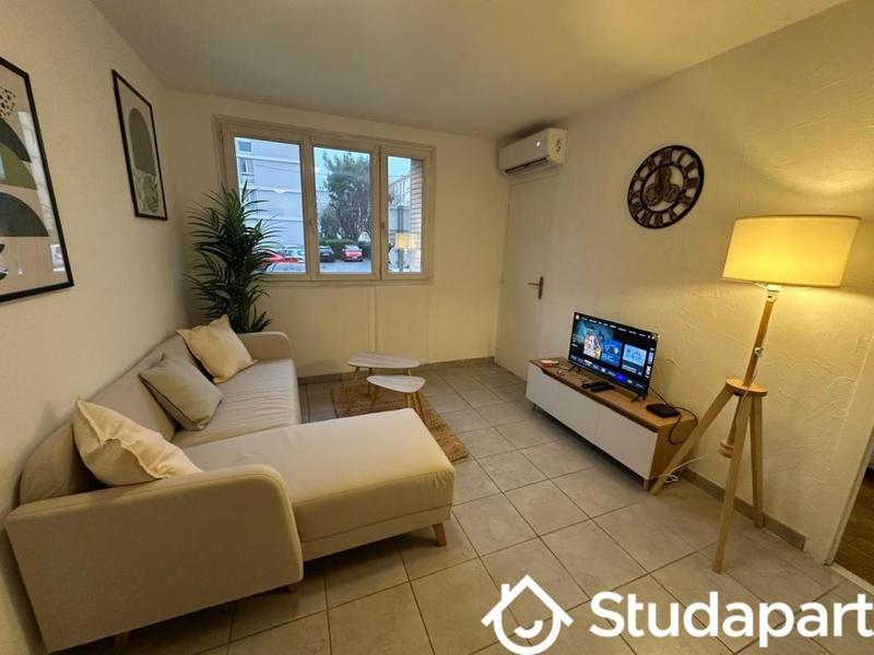 Chambre - 9 m² - 1 pièce